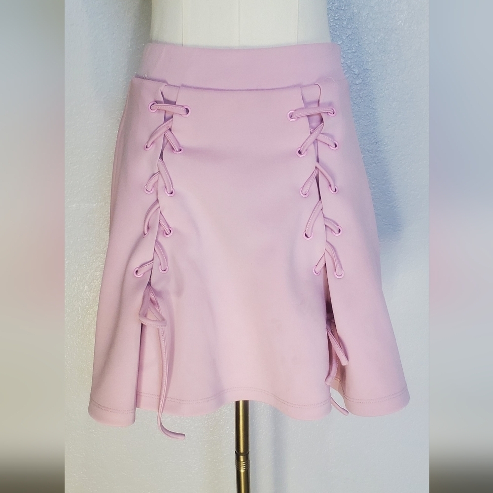 💚5/$25 Hot Topic Pastel Pink Lace-Up Mini Skater Skirt Size Small Medium